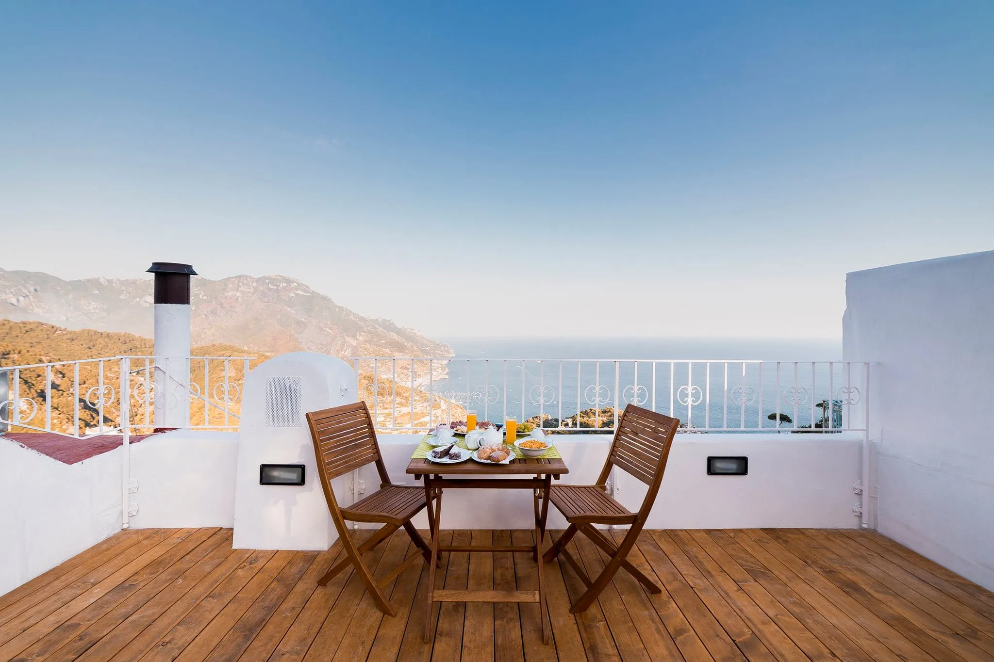 Il terrazzo di Angeli a Ravello con vista sul mare della Costiera Amalfitana