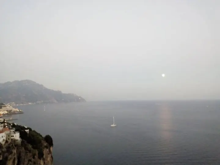 #angeliaravello #ig_ravello #mare #luna #panorama #lusso #ig_amalficoast #amazingiew #amazingplaces 